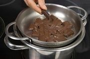 Приготовление блюда по рецепту - Конфеты «Орехи в шоколаде». Шаг 1